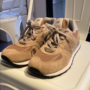 BRAND NEW, NEW BALANCE SNEAKERS SIZE 9